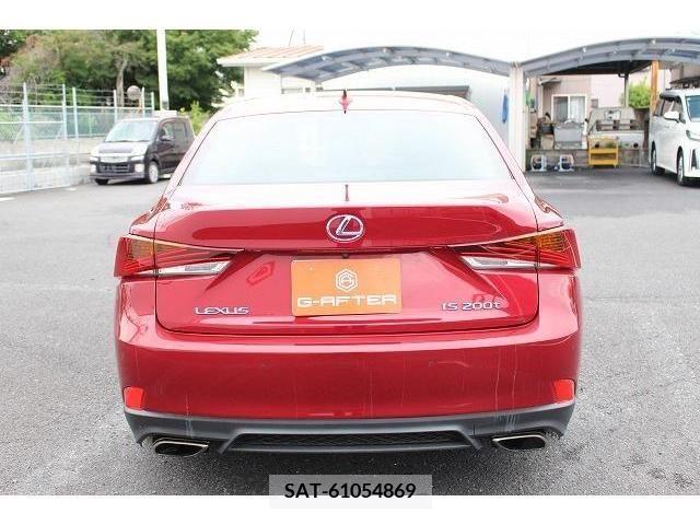 Lexus IS 2018-03 300001-8