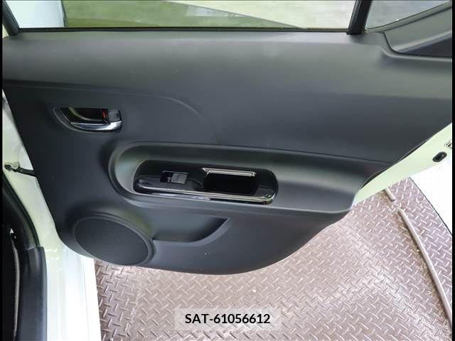 Toyota AQUA 2014-03 328921-22