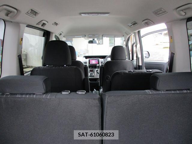Toyota VOXY 2013-01 289276-13