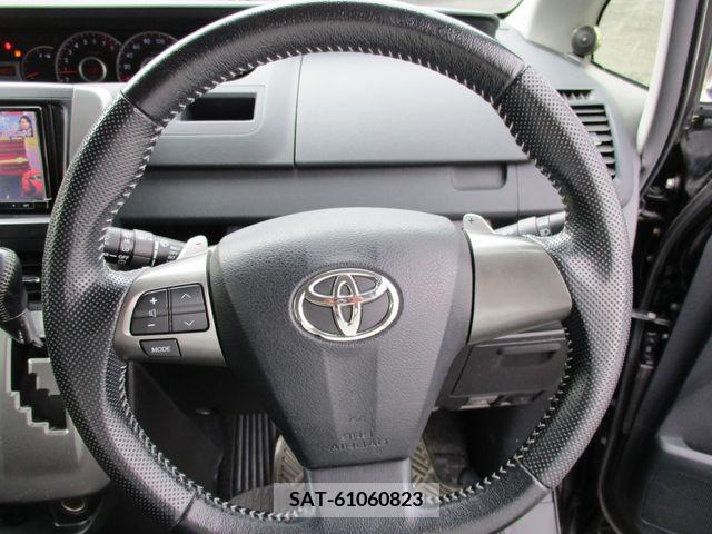 Toyota VOXY 2013-01 289276-17