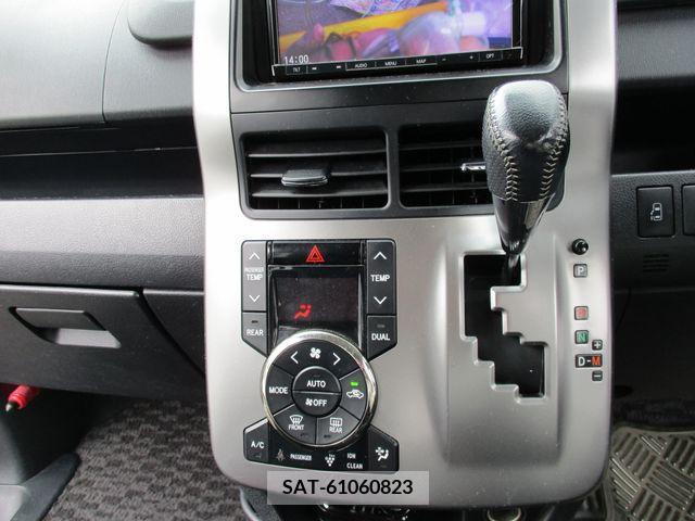 Toyota VOXY 2013-01 289276-19