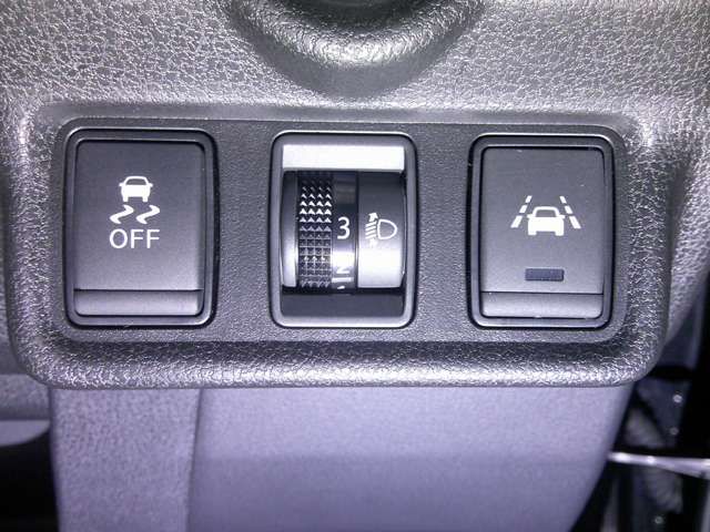 Nissan NOTE 2017-07 16745-9
