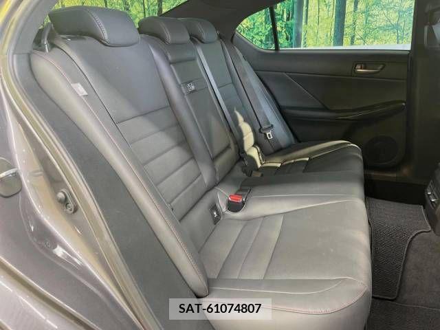 Lexus IS 2021-12 275435-9