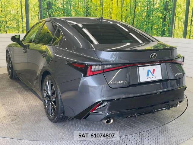 Lexus IS 2021-12 275435-17