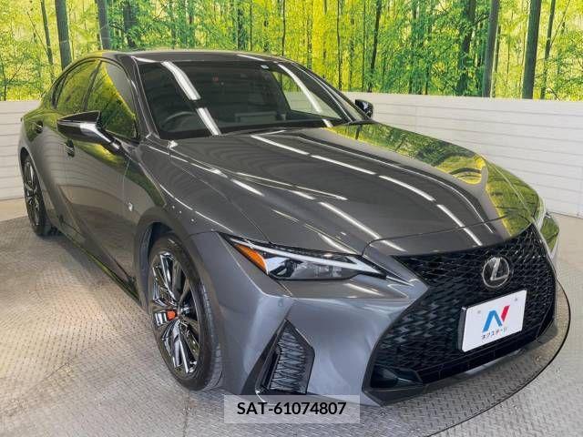 Lexus IS 2021-12 275435-16
