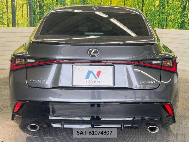 Lexus IS 2021-12 275435-15