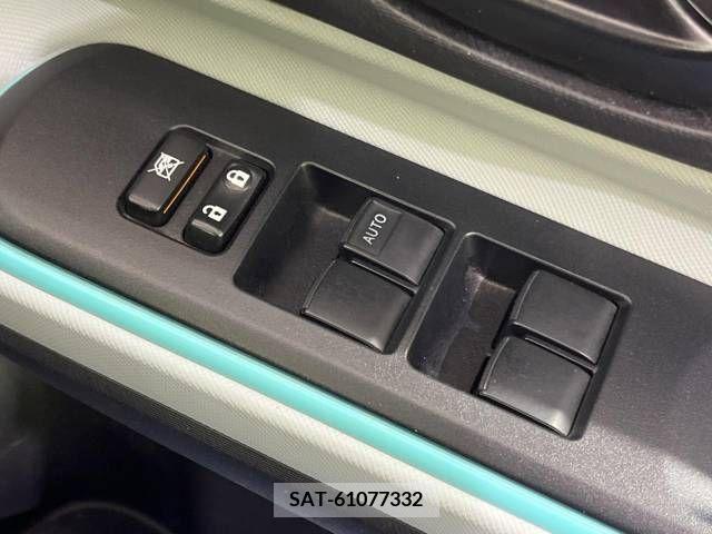 Toyota AQUA 2013-01 313963-19