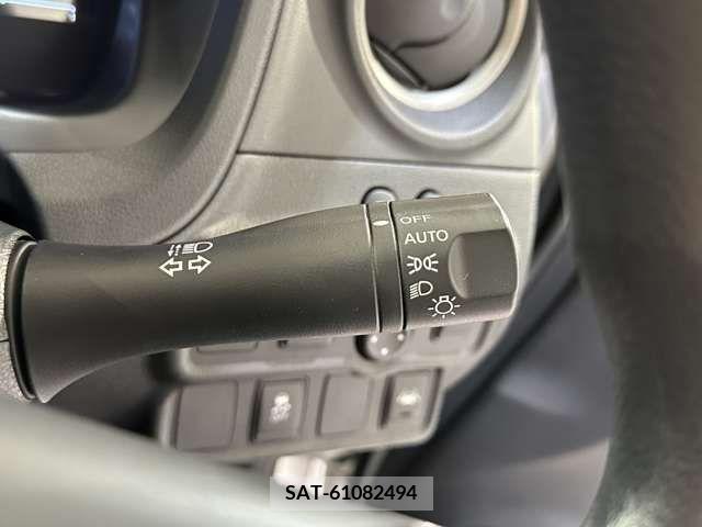 Nissan NOTE 2019-03 305448-15