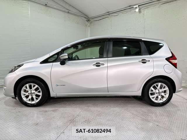 Nissan NOTE 2019-03 305448-11