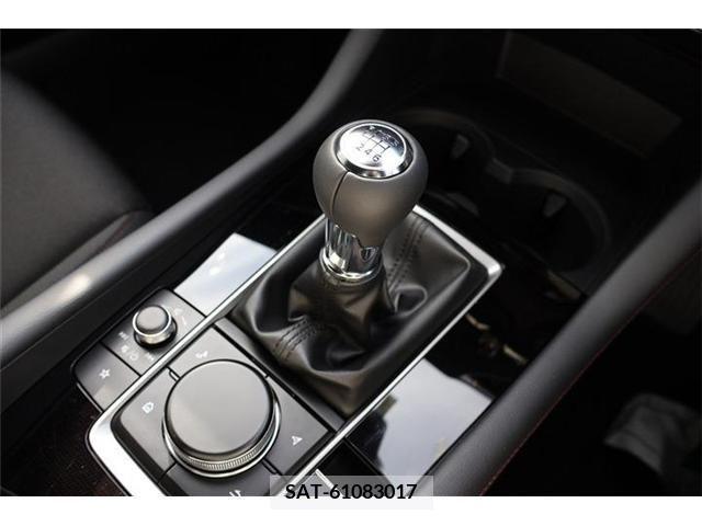 Mazda MAZDA3 2022-09 301043-7