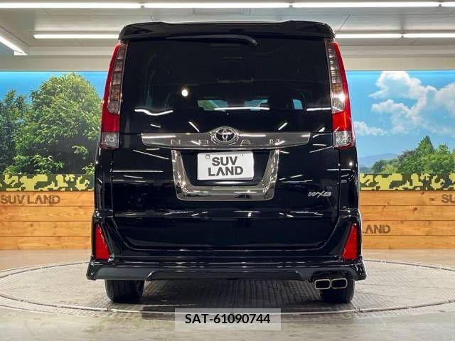 Toyota NOAH 2017-06 321520-14