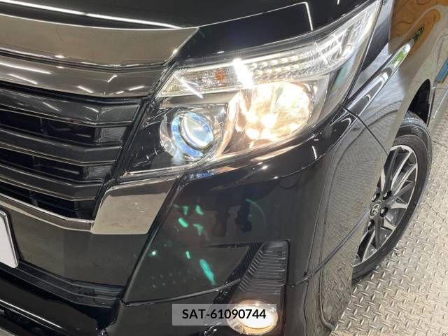 Toyota NOAH 2017-06 321520-11