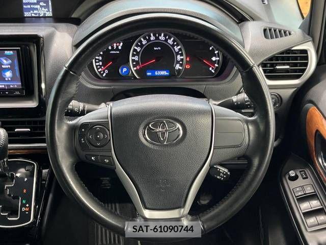 Toyota NOAH 2017-06 321520-10