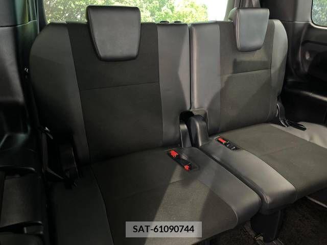 Toyota NOAH 2017-06 321520-8