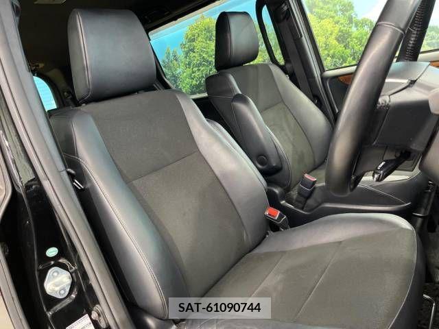 Toyota NOAH 2017-06 321520-6