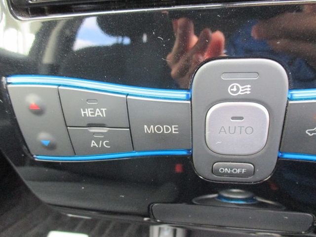 Nissan LEAF 2014-03 180633-14