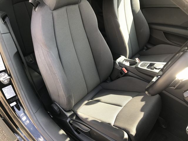 Audi TT 2017-09 10409-10