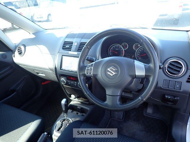 Suzuki SX4 SEDAN 2012-12 224995-1