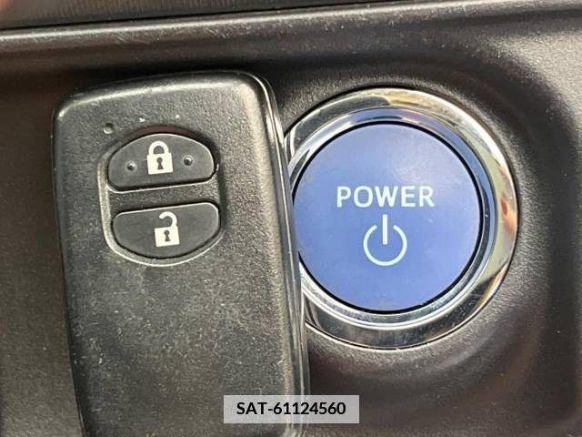 Toyota AQUA 2015-06 343033-4