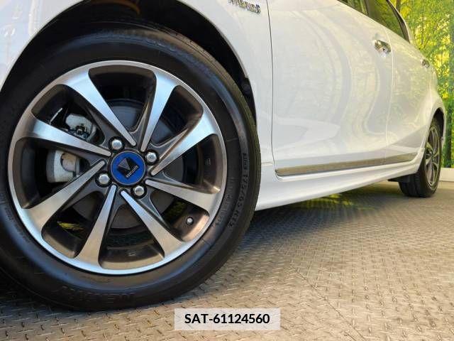Toyota AQUA 2015-06 343033-13