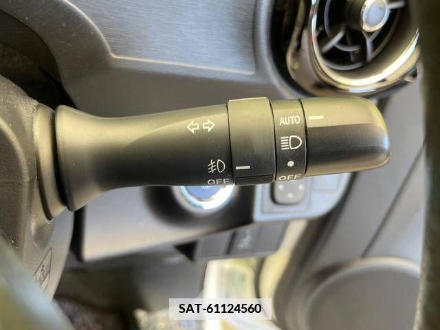 Toyota AQUA 2015-06 343033-7