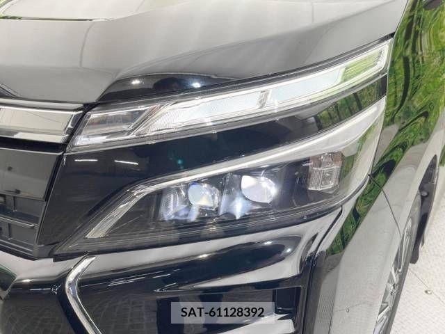 Toyota VOXY 2021-05 380534-15