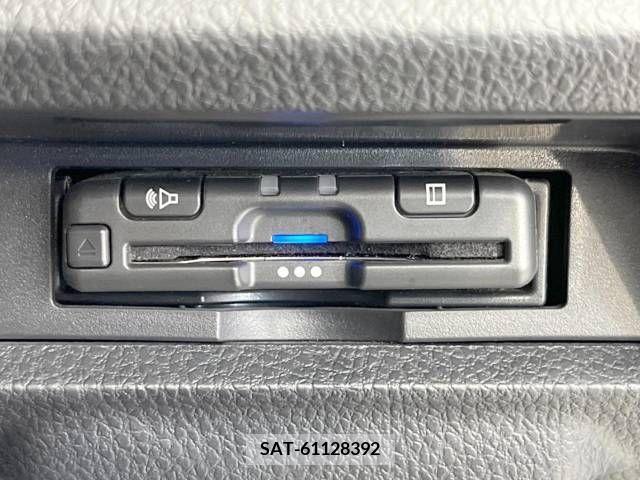 Toyota VOXY 2021-05 380534-6