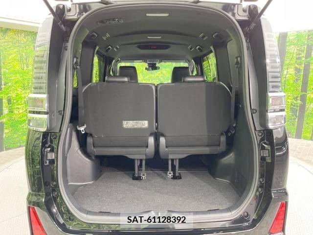 Toyota VOXY 2021-05 380534-14