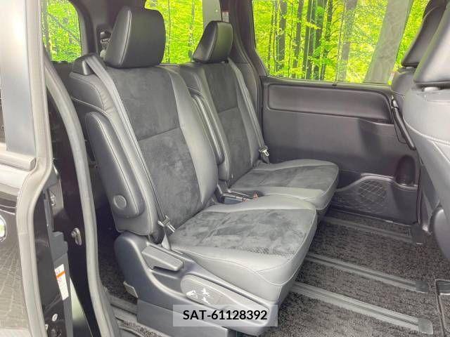 Toyota VOXY 2021-05 380534-12