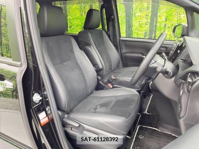 Toyota VOXY 2021-05 380534-11