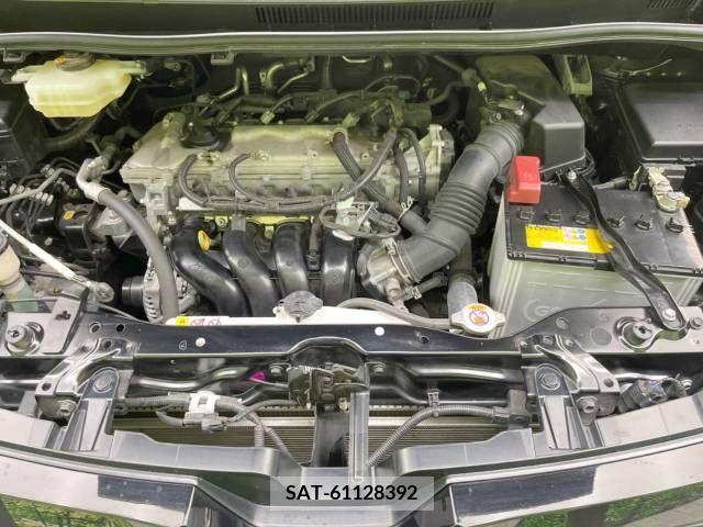 Toyota VOXY 2021-05 380534-19