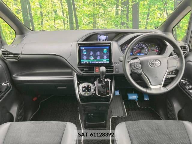 Toyota VOXY 2021-05 380534-1
