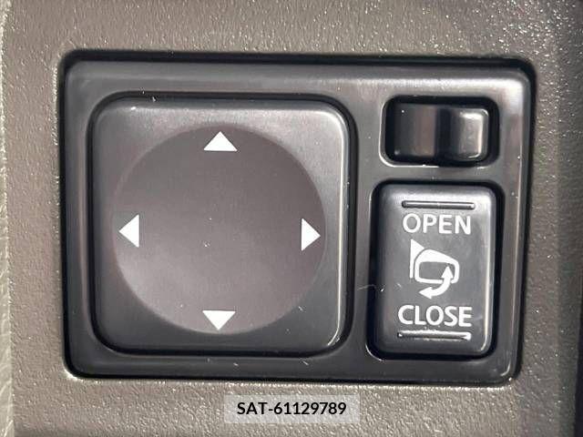 Nissan CUBE 2011-06 320679-6