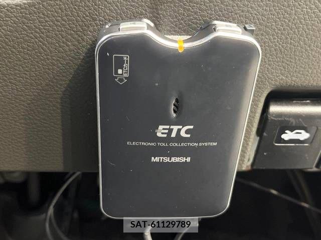 Nissan CUBE 2011-06 320679-4