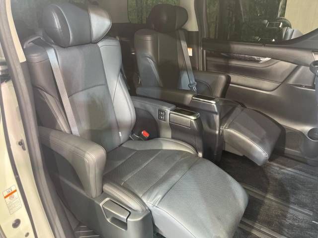 Toyota ALPHARD 2020-04 20720-10