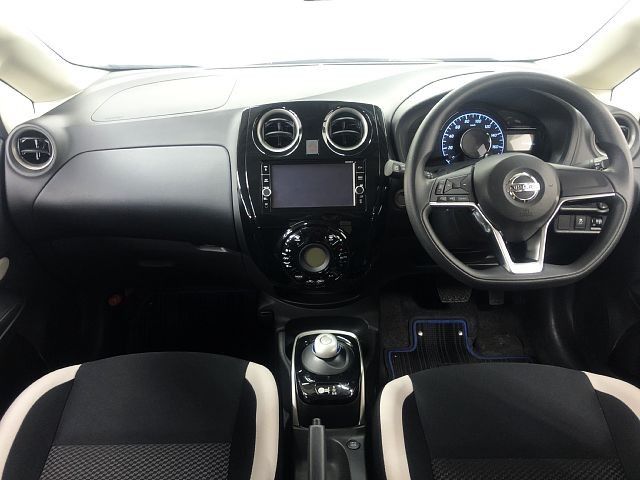 Nissan NOTE 2018-10 9213-1