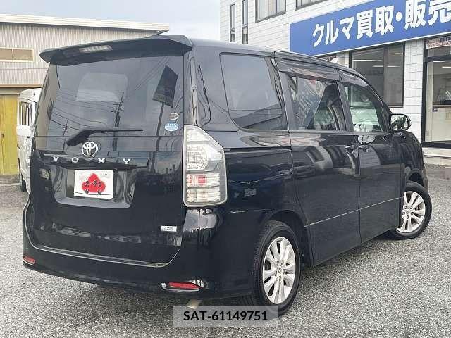Toyota VOXY 2010-09 289119-2
