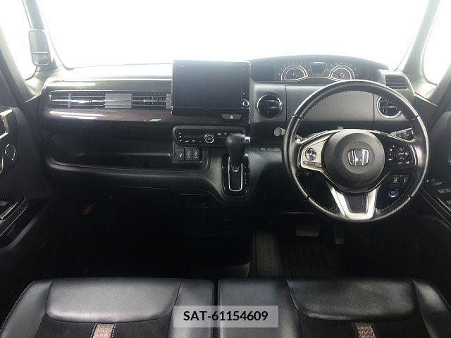 Honda N BOX CUSTOM 2018-04 307183-1