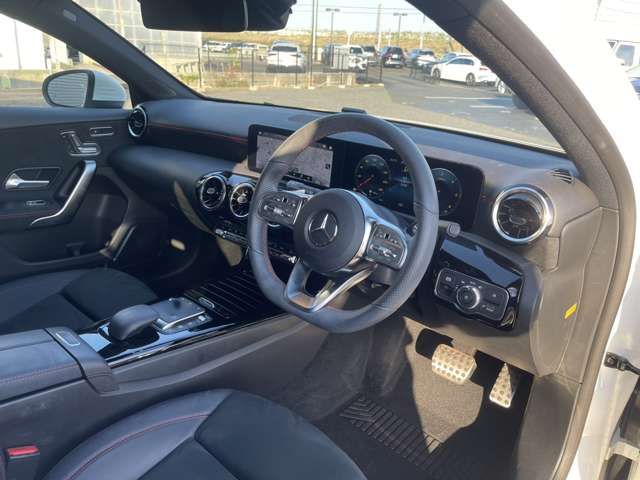 Mercedes Benz A-CLASS 2019-05 20818-10