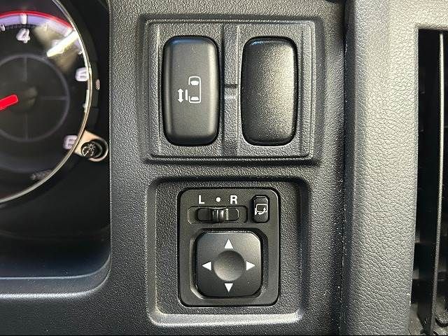 Mitsubishi DELICA D5 2008-07 9184-5