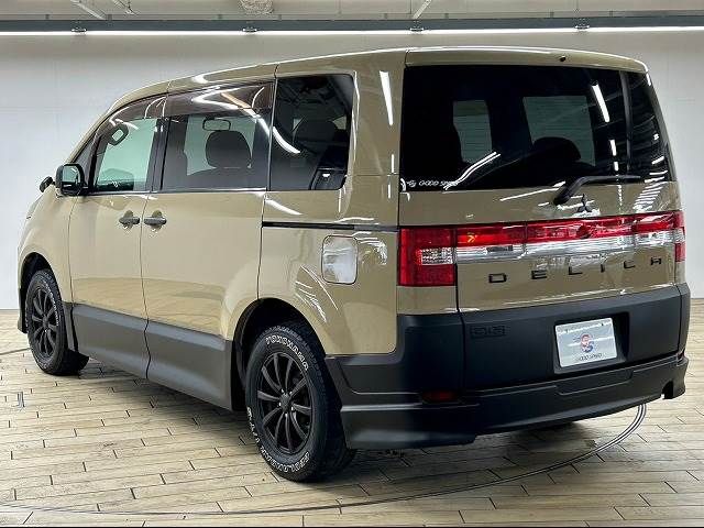 Mitsubishi DELICA D5 2008-07 9184-16