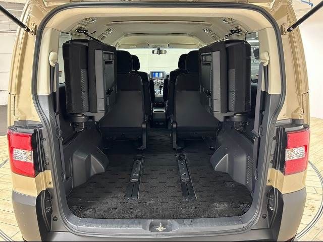 Mitsubishi DELICA D5 2008-07 9184-10