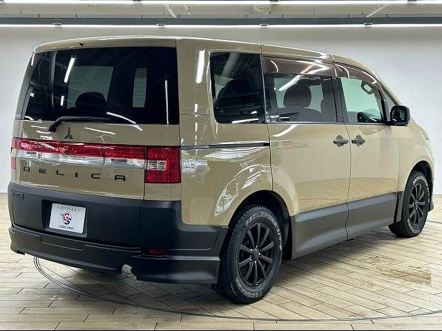 Mitsubishi DELICA D5 2008-07 9184-15