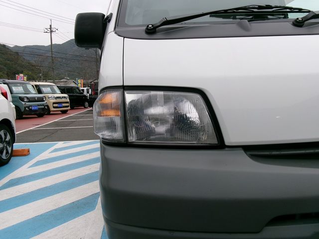 Mazda BONGO VAN 2015-03 948-28