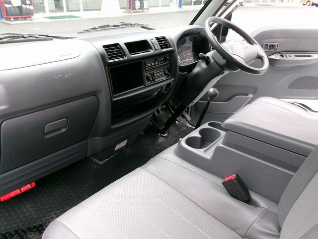 Mazda BONGO VAN 2015-03 948-16