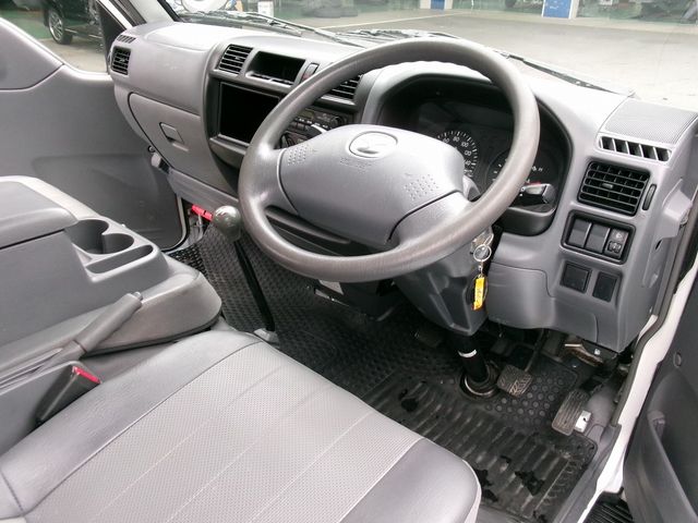 Mazda BONGO VAN 2015-03 948-7
