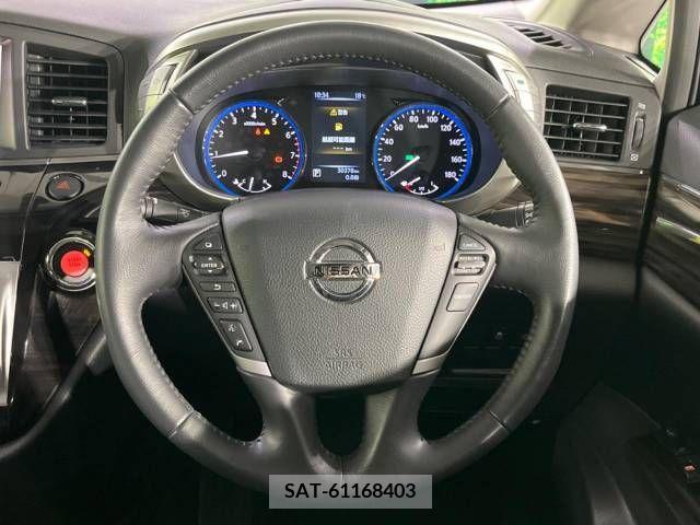 Nissan ELGRAND 2018-09 246336-12