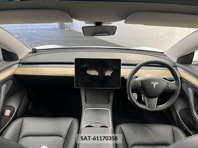 Tesla MODEL 3 2021-12 310900-1