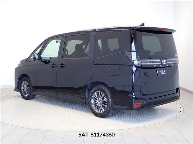 Toyota VOXY 2023-07 370407-6
