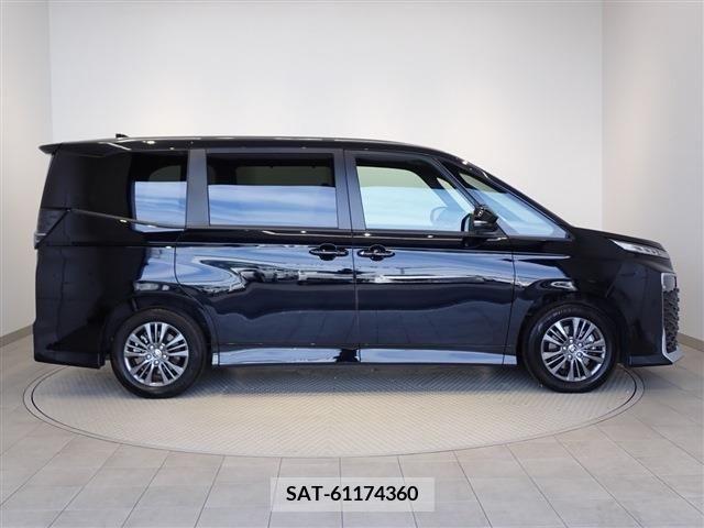 Toyota VOXY 2023-07 370407-29